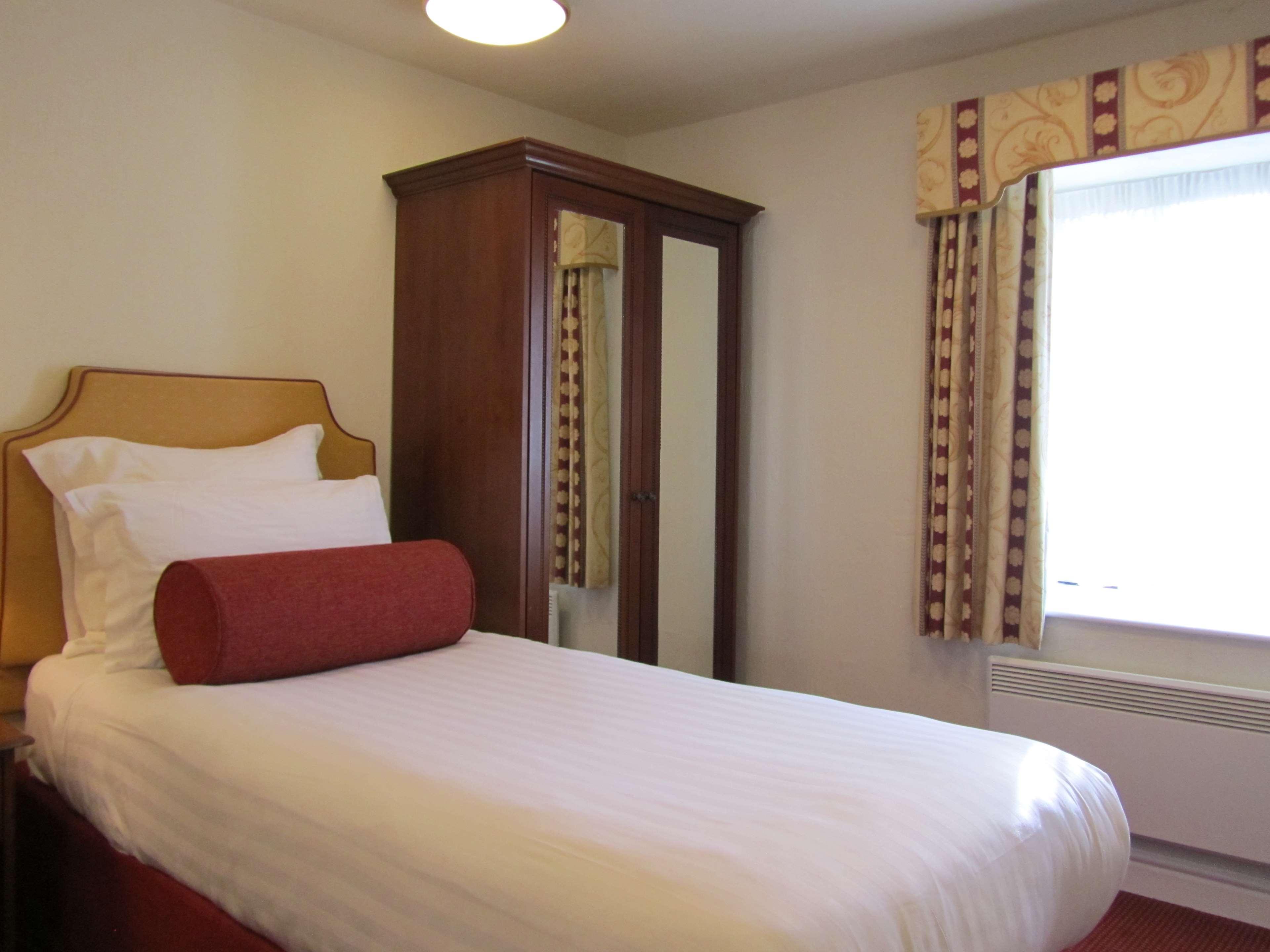 Windmill Village Hotel, Golf Club & Spa, BW Signature Collection Ковънтри Екстериор снимка