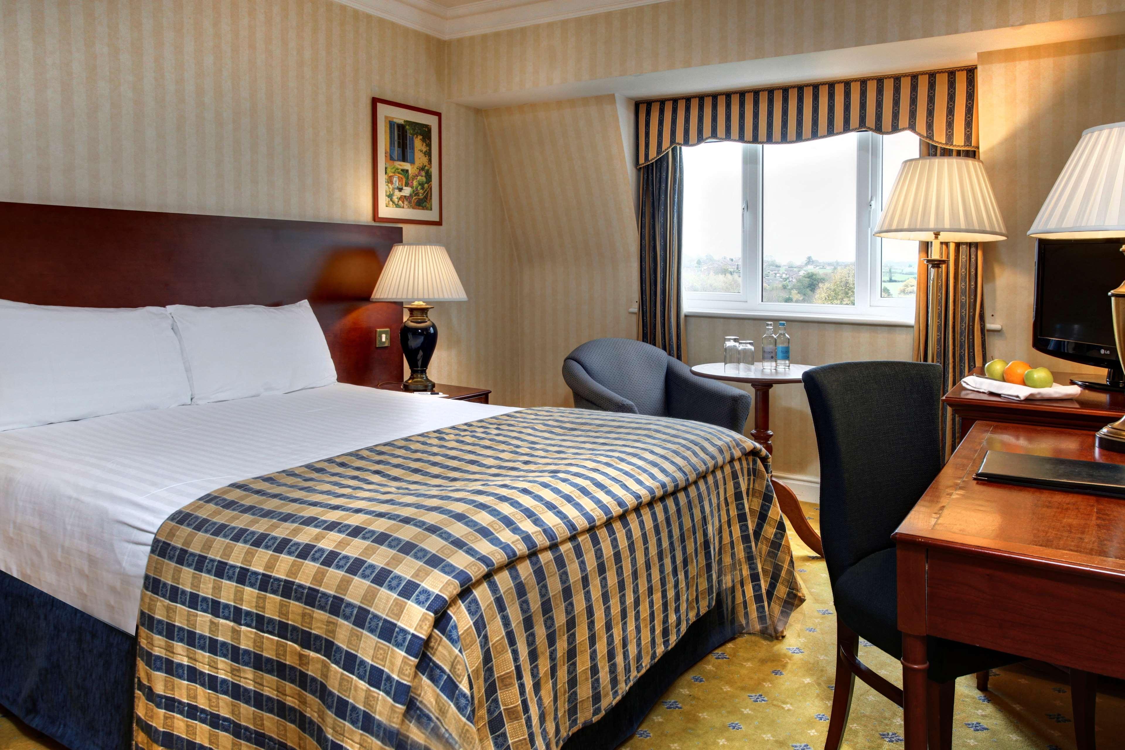 Windmill Village Hotel, Golf Club & Spa, BW Signature Collection Ковънтри Екстериор снимка