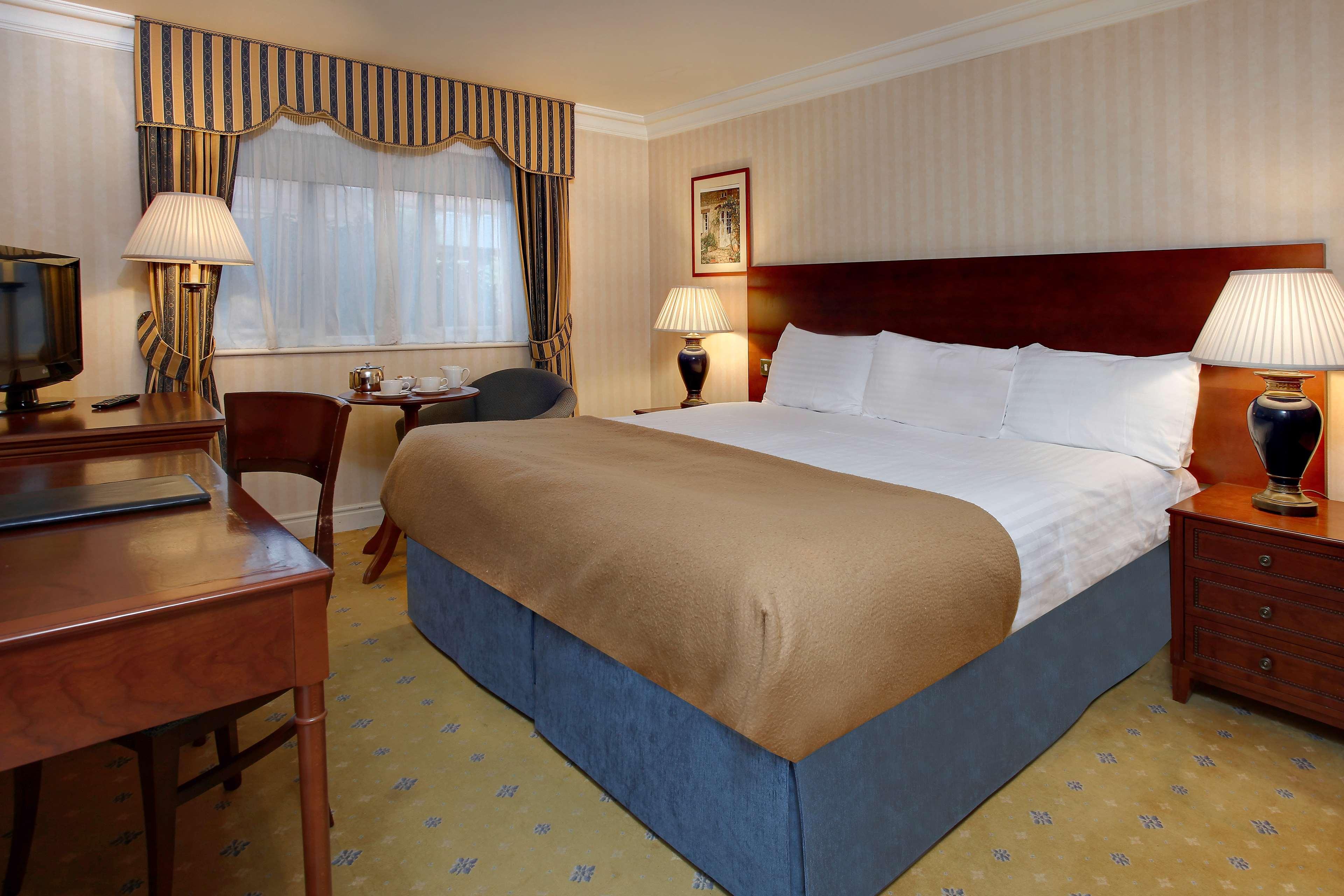 Windmill Village Hotel, Golf Club & Spa, BW Signature Collection Ковънтри Екстериор снимка