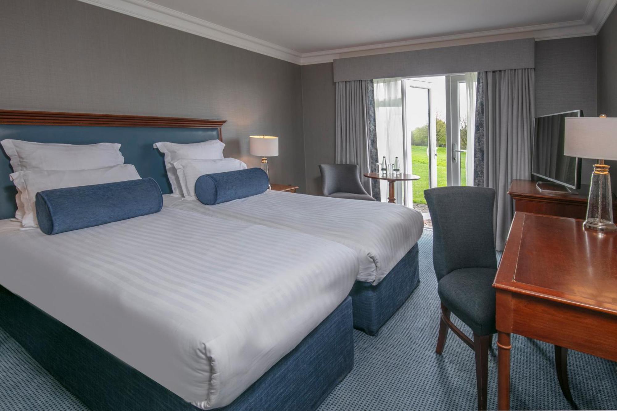 Windmill Village Hotel, Golf Club & Spa, BW Signature Collection Ковънтри Екстериор снимка