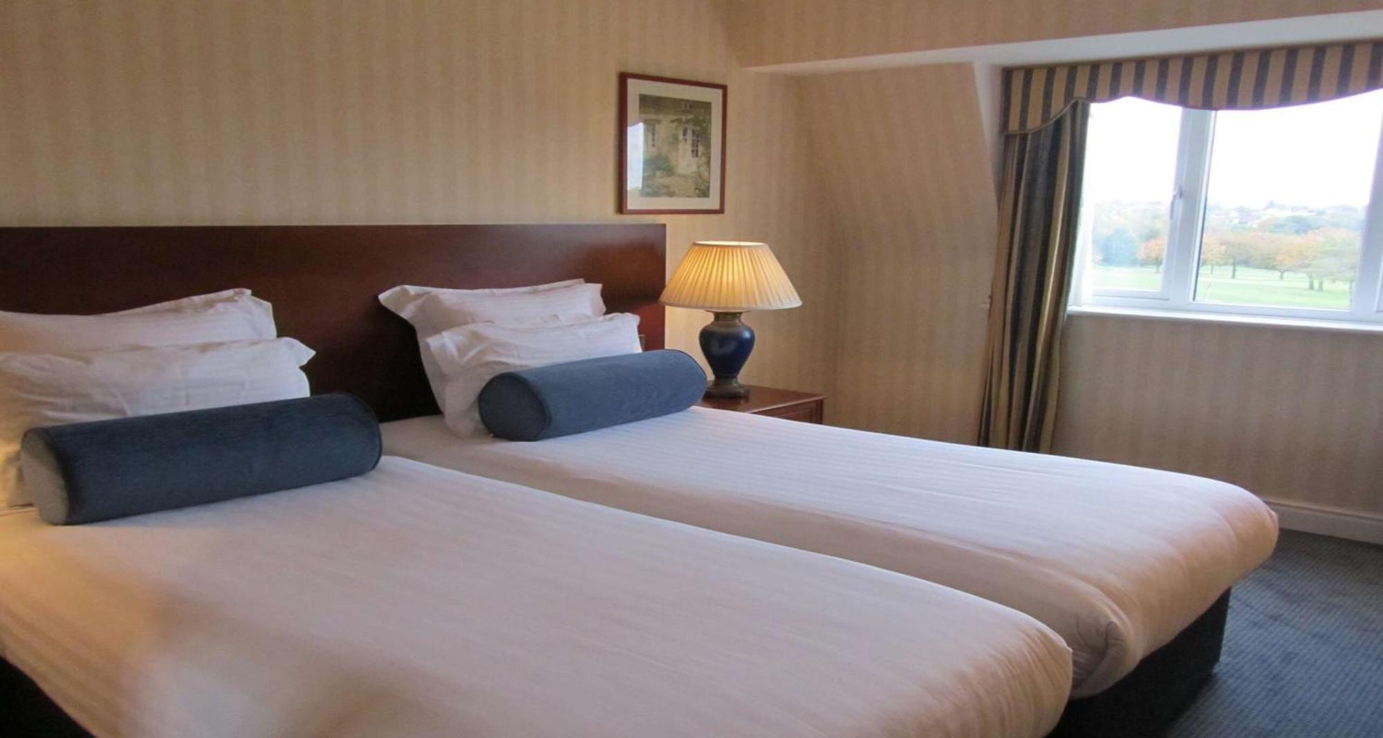 Windmill Village Hotel, Golf Club & Spa, BW Signature Collection Ковънтри Екстериор снимка