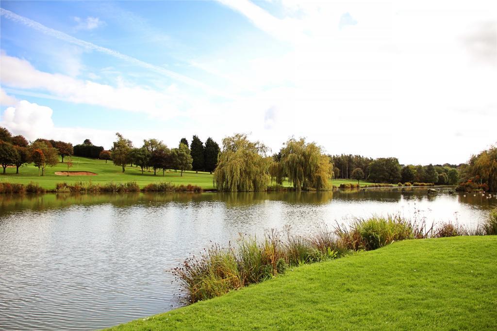 Windmill Village Hotel, Golf Club & Spa, BW Signature Collection Ковънтри Екстериор снимка